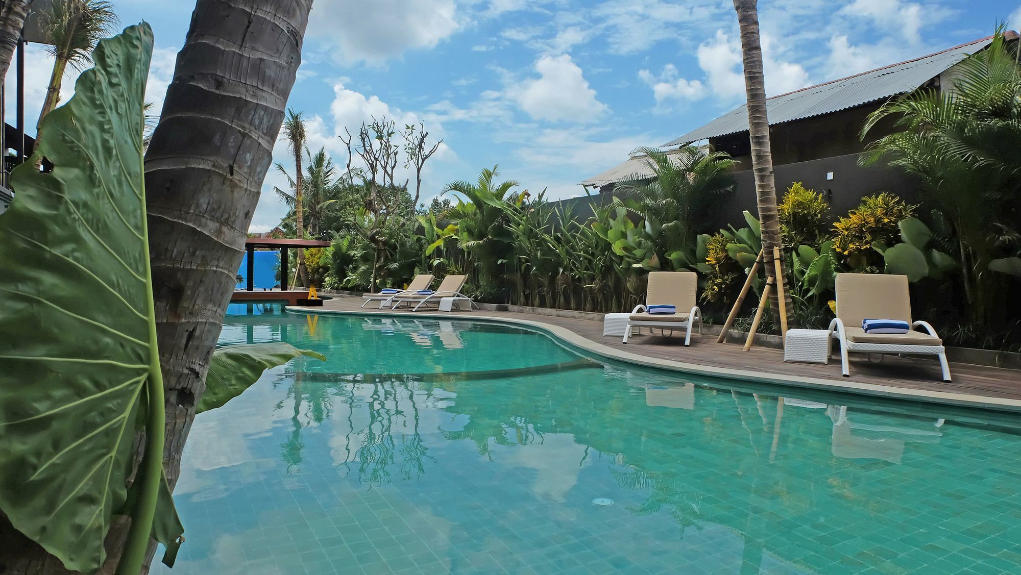 Sense Canggu Beach Hotel Buitenkant foto
